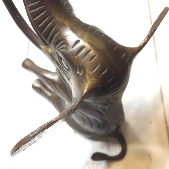 Large Sitting Brass Elephant Brutalist Carved India Trump Up Large Ears Long Tru - Picture 13 of 13